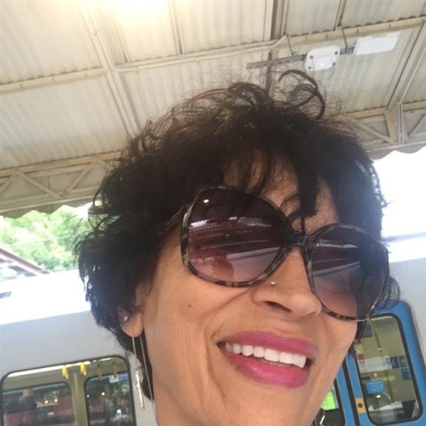 Grote foto surinaamse vrouw met pit zoekt lieve man contacten en berichten vrouw zoekt man