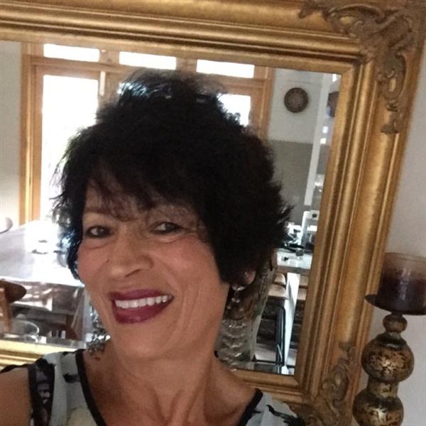 Grote foto surinaamse vrouw met pit zoekt lieve man contacten en berichten vrouw zoekt man