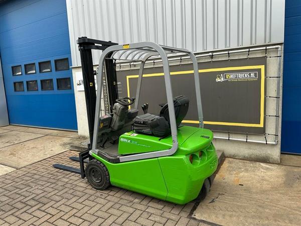 Grote foto vs 22430 elektrische triplex heftruck cesab 4500mm sideshift agrarisch heftrucks