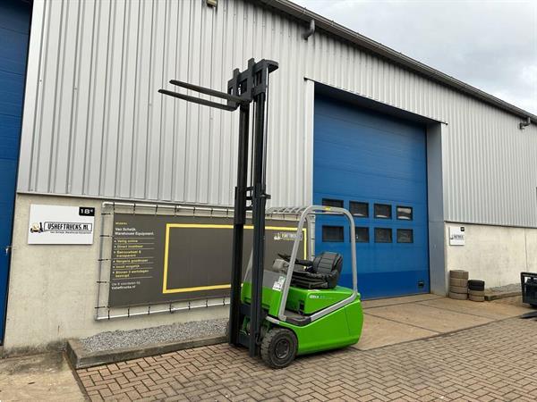 Grote foto vs 22430 elektrische triplex heftruck cesab 4500mm sideshift agrarisch heftrucks