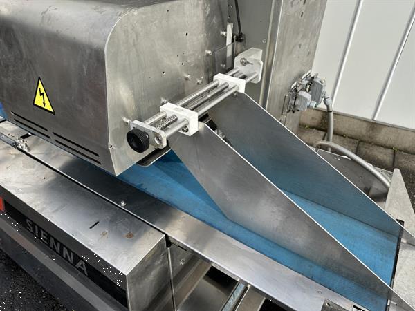 Grote foto ulma sienna ls bi flowpackmachine met 3 5 meter transportband agrarisch tuinbouw