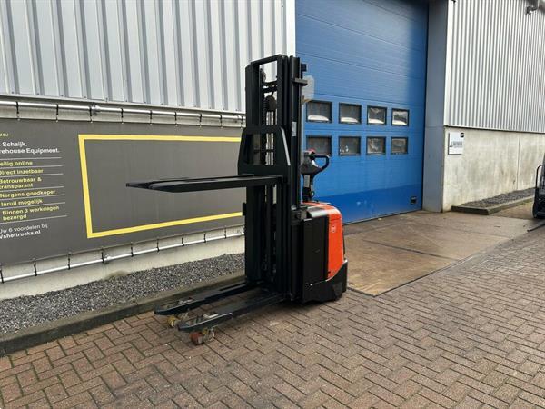 Grote foto vs 22441 elektrische triplex stapelaar toyota 5.000mm doe het zelf en verbouw hefwerktuigen