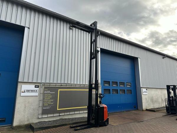 Grote foto vs 22441 elektrische triplex stapelaar toyota 5.000mm doe het zelf en verbouw hefwerktuigen