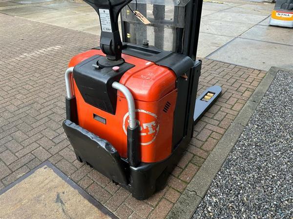 Grote foto vs 22441 elektrische triplex stapelaar toyota 5.000mm doe het zelf en verbouw hefwerktuigen