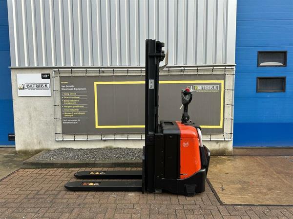 Grote foto vs 22441 elektrische triplex stapelaar toyota 5.000mm doe het zelf en verbouw hefwerktuigen