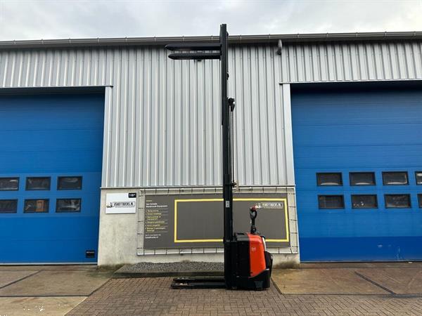 Grote foto vs 22441 elektrische triplex stapelaar toyota 5.000mm doe het zelf en verbouw hefwerktuigen