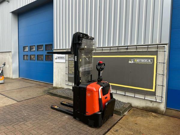 Grote foto vs 22441 elektrische triplex stapelaar toyota 5.000mm doe het zelf en verbouw hefwerktuigen