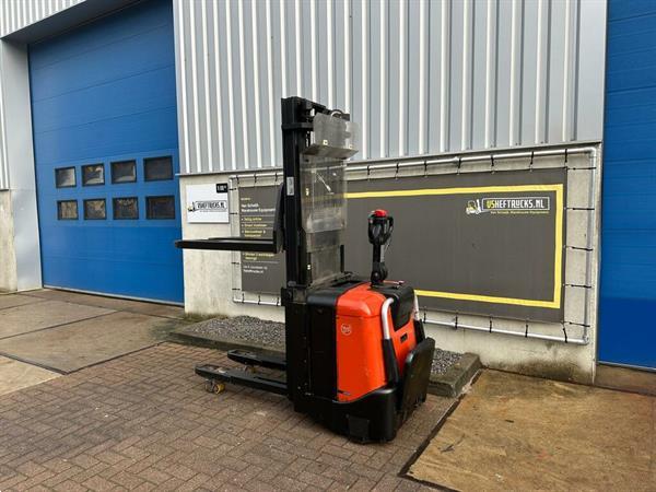 Grote foto vs 22441 elektrische triplex stapelaar toyota 5.000mm doe het zelf en verbouw hefwerktuigen