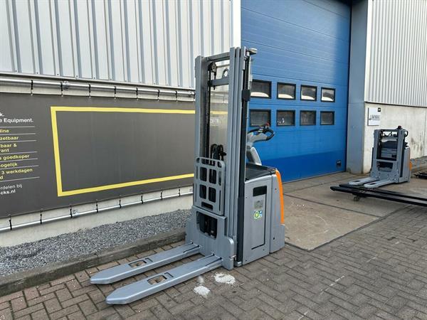 Grote foto vs 22444 elektrische triplex stapelaar still 5.016mm doe het zelf en verbouw hefwerktuigen