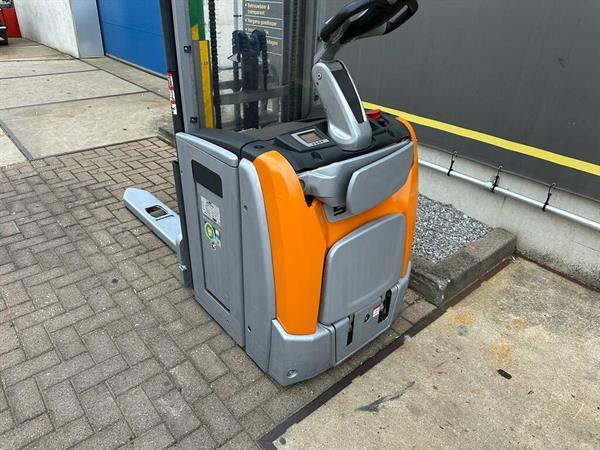 Grote foto vs 22446 elektrische triplex stapelaar still 4.716mm weinig uren doe het zelf en verbouw hefwerktuigen