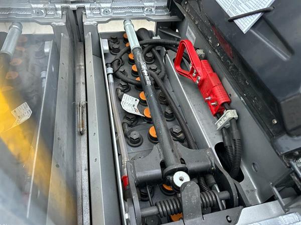 Grote foto vs 22446 elektrische triplex stapelaar still 4.716mm weinig uren doe het zelf en verbouw hefwerktuigen