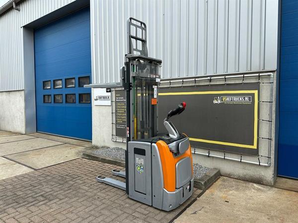 Grote foto vs 22446 elektrische triplex stapelaar still 4.716mm weinig uren doe het zelf en verbouw hefwerktuigen