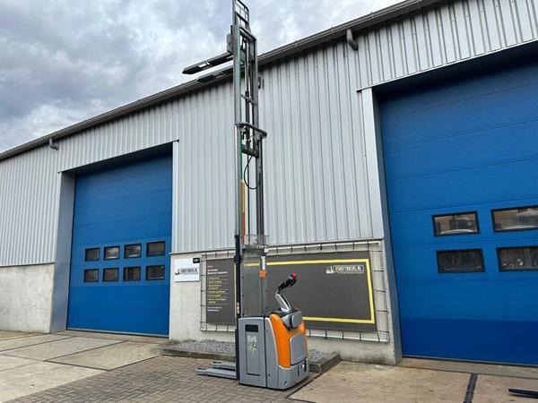 Grote foto vs 22446 elektrische triplex stapelaar still 4.716mm weinig uren doe het zelf en verbouw hefwerktuigen