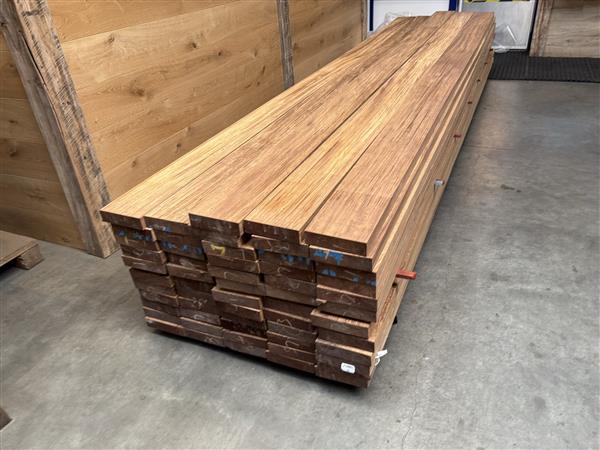 Grote foto 45x180 mm iroko geschaafd 435 cm doe het zelf en verbouw hout en planken