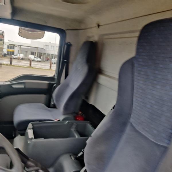 Grote foto man tgl doe het zelf en verbouw vrachtwagens