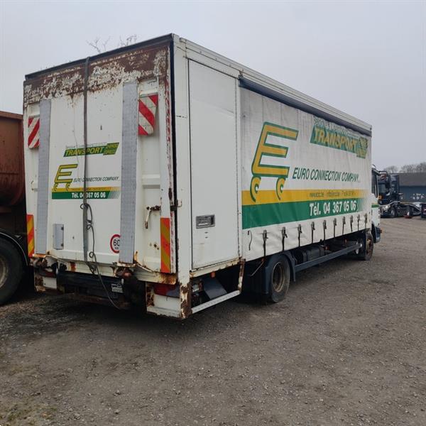 Grote foto man tgl doe het zelf en verbouw vrachtwagens