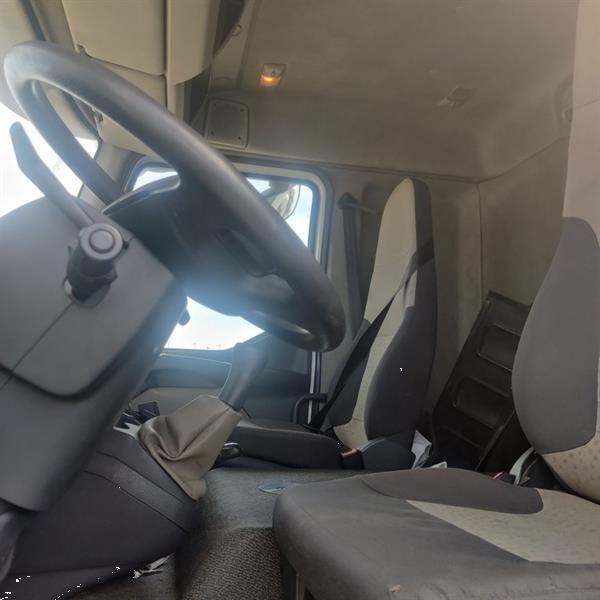 Grote foto renault midlum with hanging work in the fridge doe het zelf en verbouw vrachtwagens