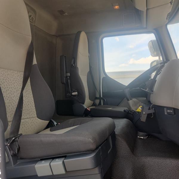 Grote foto renault midlum with hanging work in the fridge doe het zelf en verbouw vrachtwagens