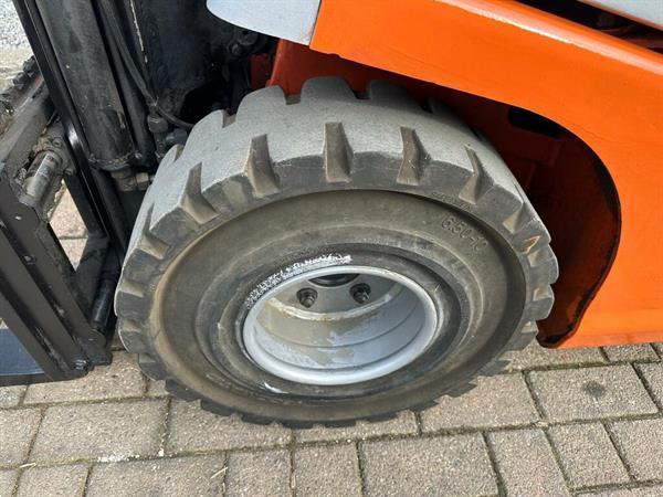 Grote foto vs 22451 lpg triplex heftruck bt 5510mm sideshift agrarisch heftrucks