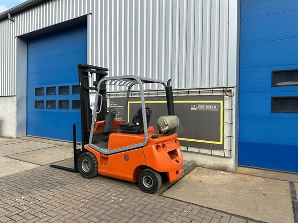 Grote foto vs 22451 lpg triplex heftruck bt 5510mm sideshift agrarisch heftrucks