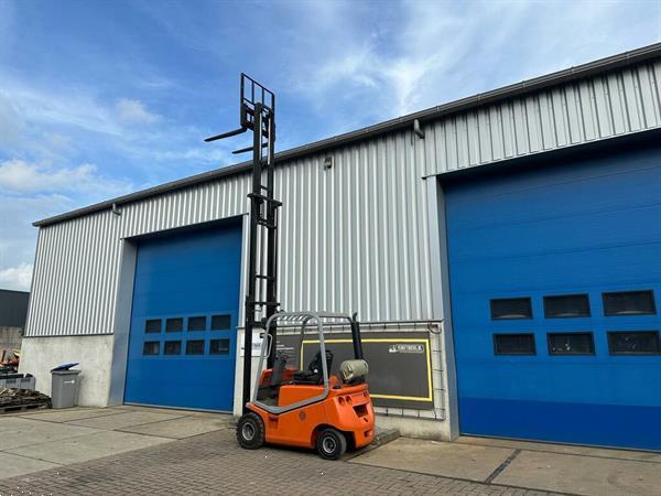 Grote foto vs 22451 lpg triplex heftruck bt 5510mm sideshift agrarisch heftrucks