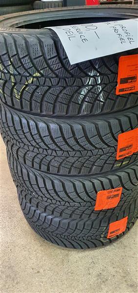 Grote foto winterbanden 225 45 18 95v auto onderdelen banden en velgen