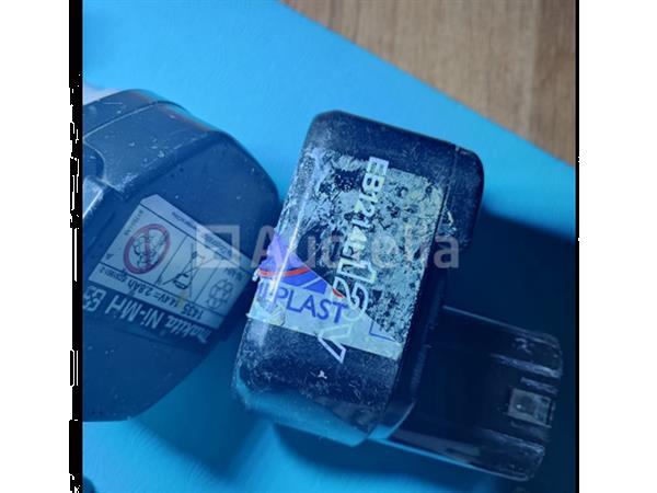 Grote foto 2x boormachines makita werkt 4x batterijen 8 opladers doe het zelf en verbouw ijzerwaren en bevestigingsmiddelen