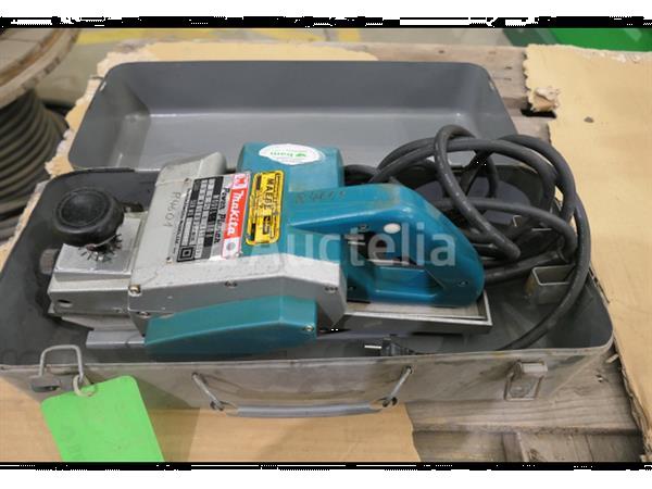 Grote foto ref r4601 makita 1100 elektrische schaafmachine doe het zelf en verbouw ijzerwaren en bevestigingsmiddelen