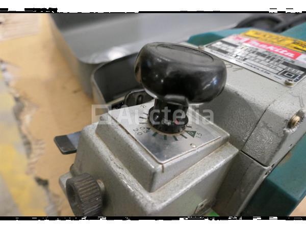 Grote foto ref r4601 makita 1100 elektrische schaafmachine doe het zelf en verbouw ijzerwaren en bevestigingsmiddelen