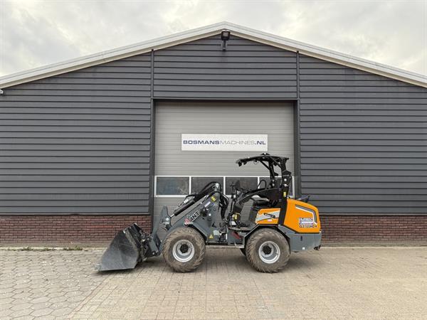 Grote foto giant g2700 hd minishovel kniklader demo 2025 50 uur agrarisch shovels