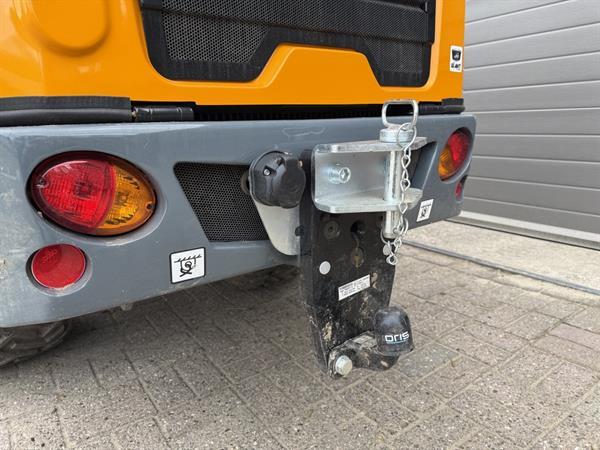 Grote foto giant g2700 hd minishovel kniklader demo 2025 50 uur agrarisch shovels