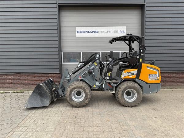 Grote foto giant g2700 hd minishovel kniklader demo 2025 50 uur agrarisch shovels
