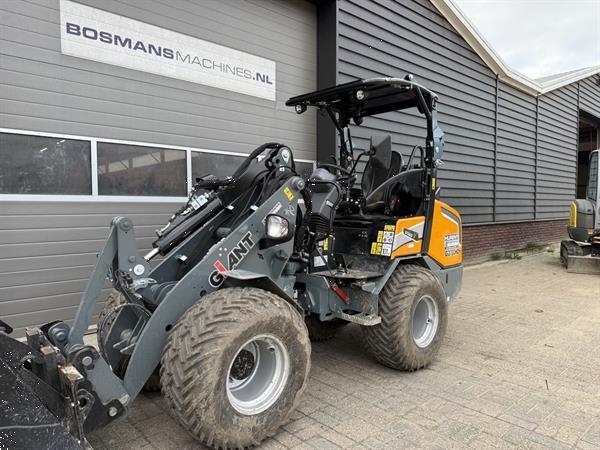 Grote foto giant g2700 hd minishovel kniklader demo 2025 50 uur agrarisch shovels