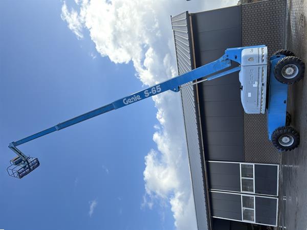 Grote foto hoogwerker telescoophoogwerker genie s65 doe het zelf en verbouw hoogwerkers