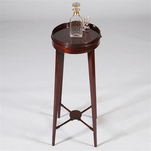 Grote foto 18e eeuws kraantjeskan tafeltje als wijntafeltje k zeer geschikt no.342075 antiek en kunst stoelen en banken