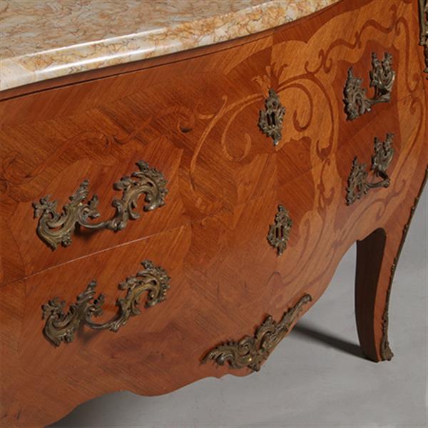 Grote foto grote louis xv stijl commode ca 1890 rijkelijk ingelegd en met brons beslagen no.342005 antiek en kunst stoelen en banken