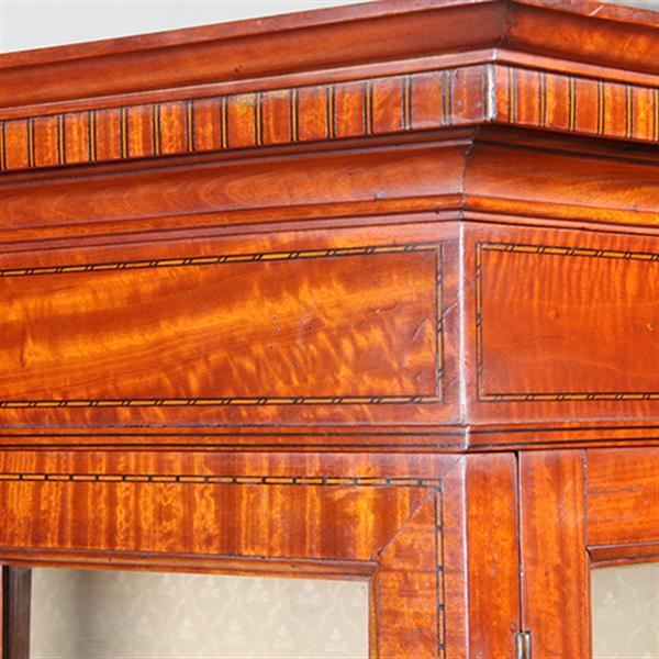 Grote foto ingelegde satijnhouten bowfront vitrinekast fijn meubelmakers werk no.342025 antiek en kunst stoelen en banken