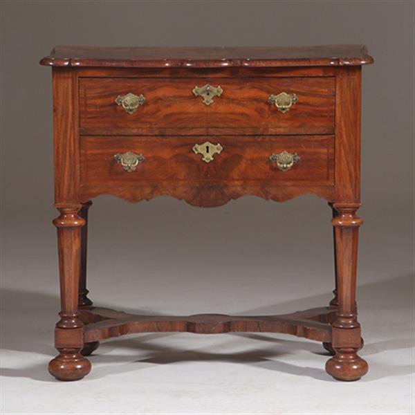 Grote foto kleine wortelnoten kruisvoet commode ca 1715 mooie patina no.342010 antiek en kunst stoelen en banken