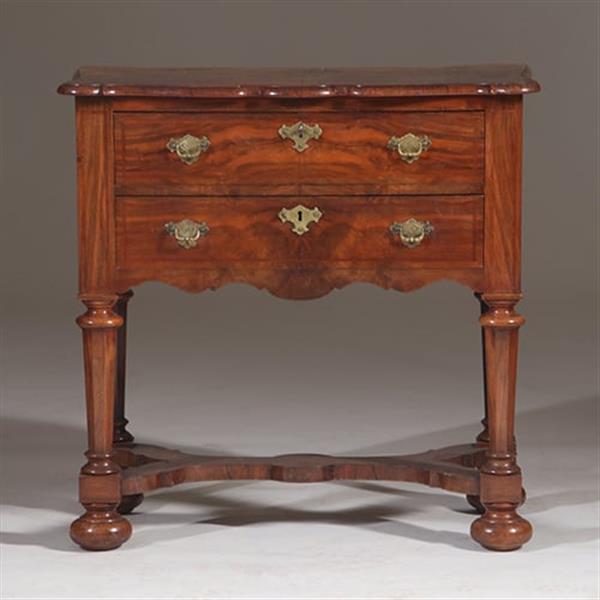 Grote foto kleine wortelnoten kruisvoet commode ca 1715 mooie patina no.342010 antiek en kunst stoelen en banken