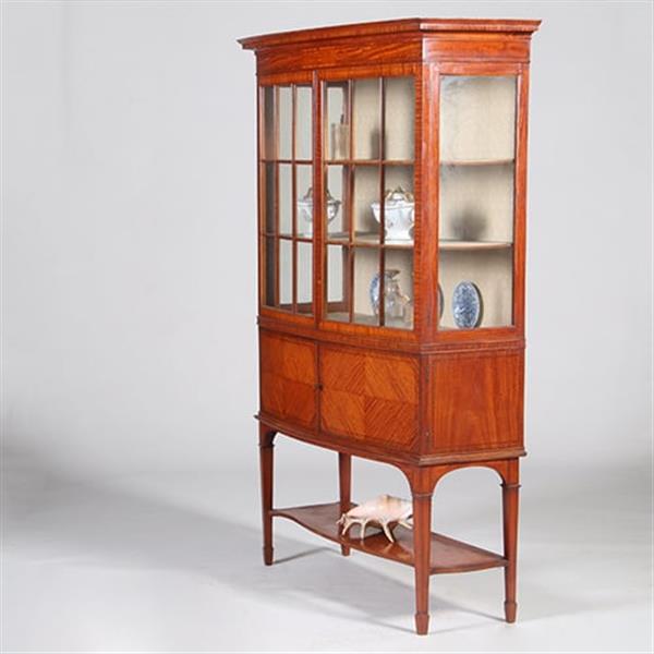 Grote foto ingelegde satijnhouten bowfront vitrinekast fijn meubelmakers werk no.342025 antiek en kunst stoelen en banken