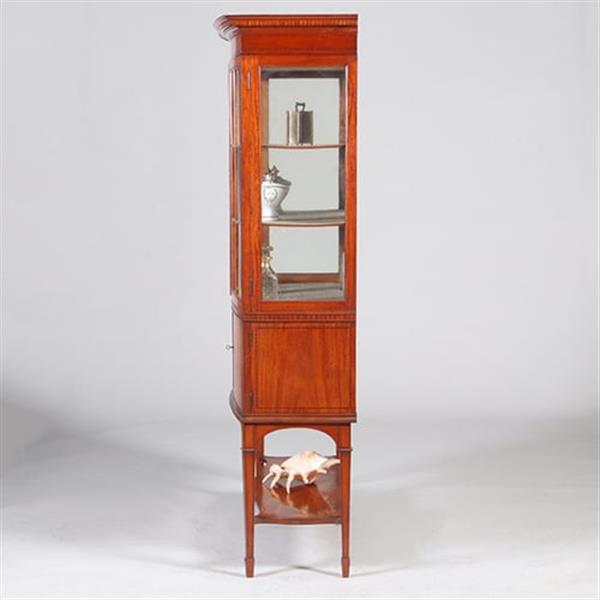 Grote foto ingelegde satijnhouten bowfront vitrinekast fijn meubelmakers werk no.342025 antiek en kunst stoelen en banken