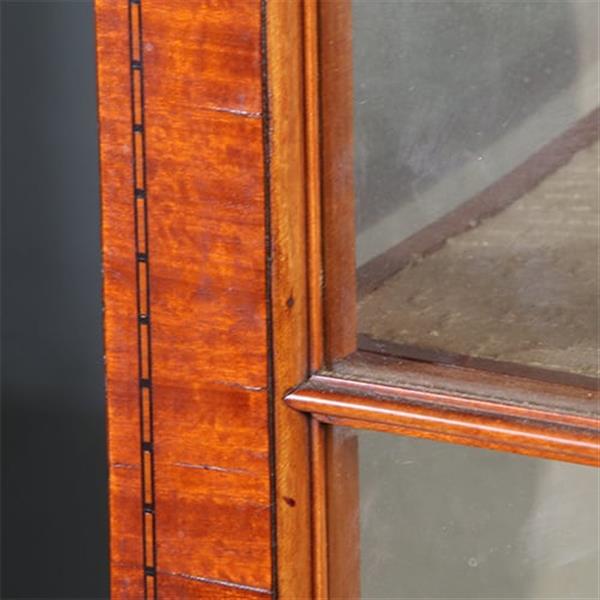 Grote foto ingelegde satijnhouten bowfront vitrinekast fijn meubelmakers werk no.342025 antiek en kunst stoelen en banken