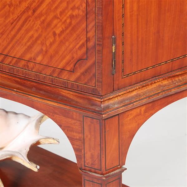 Grote foto ingelegde satijnhouten bowfront vitrinekast fijn meubelmakers werk no.342025 antiek en kunst stoelen en banken