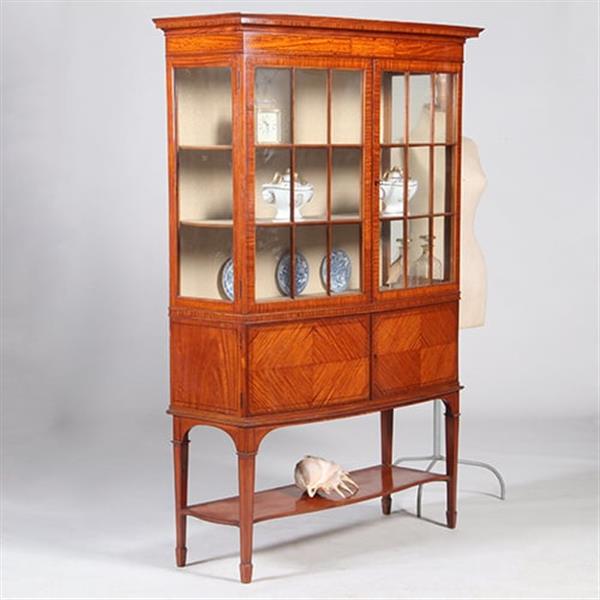 Grote foto ingelegde satijnhouten bowfront vitrinekast fijn meubelmakers werk no.342025 antiek en kunst stoelen en banken