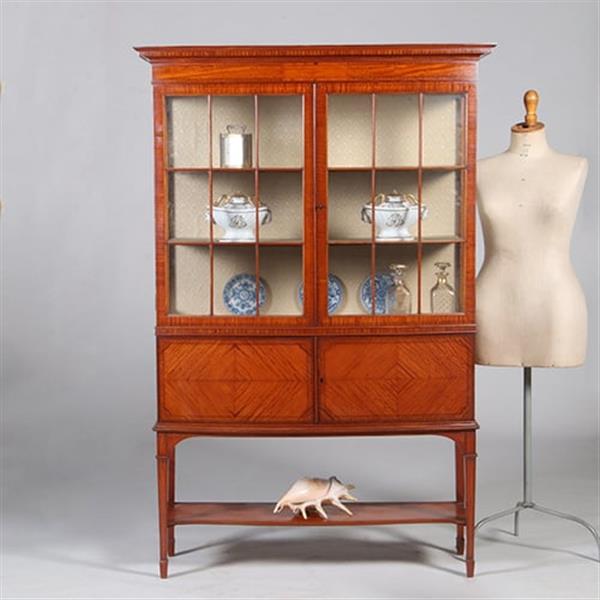 Grote foto ingelegde satijnhouten bowfront vitrinekast fijn meubelmakers werk no.342025 antiek en kunst stoelen en banken