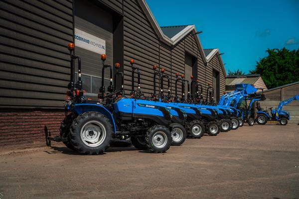 Grote foto solis 20 4wd minitractor agribanden met frontlader voorlader agrarisch tractoren