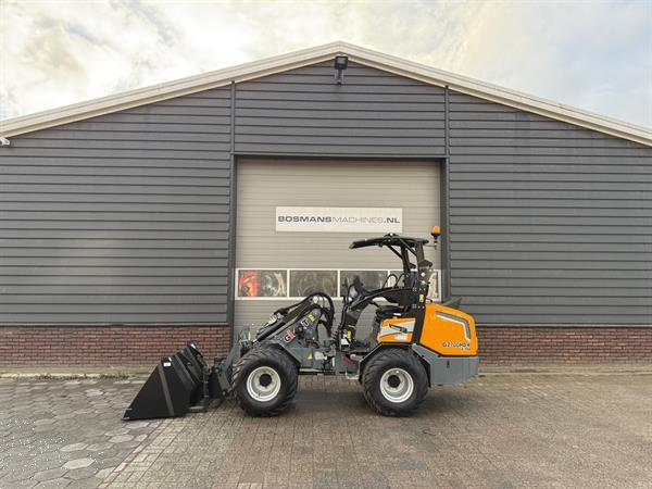 Grote foto giant g2700 x tra hd minishovel 599 lease 2024 833 uur agrarisch shovels