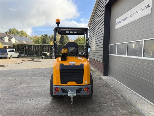 Grote foto giant g2700 x tra hd minishovel 599 lease 2024 833 uur agrarisch shovels