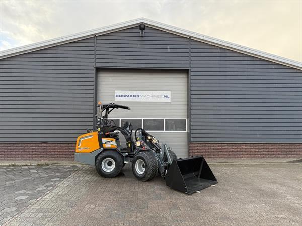 Grote foto giant g2700 x tra hd minishovel 599 lease 2024 833 uur agrarisch shovels