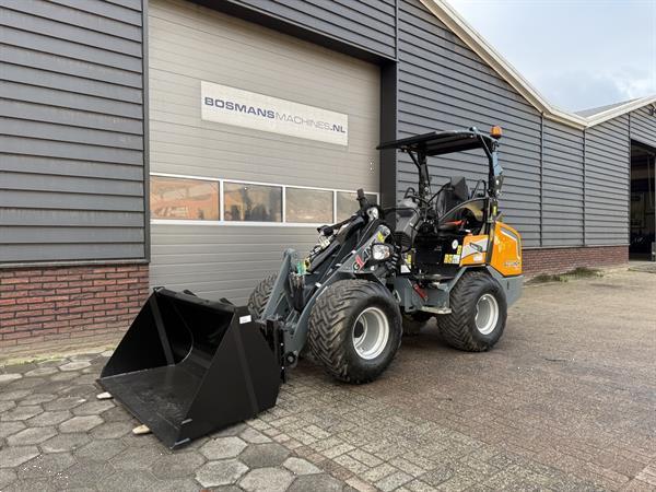 Grote foto giant g2700 x tra hd minishovel 599 lease 2024 833 uur agrarisch shovels